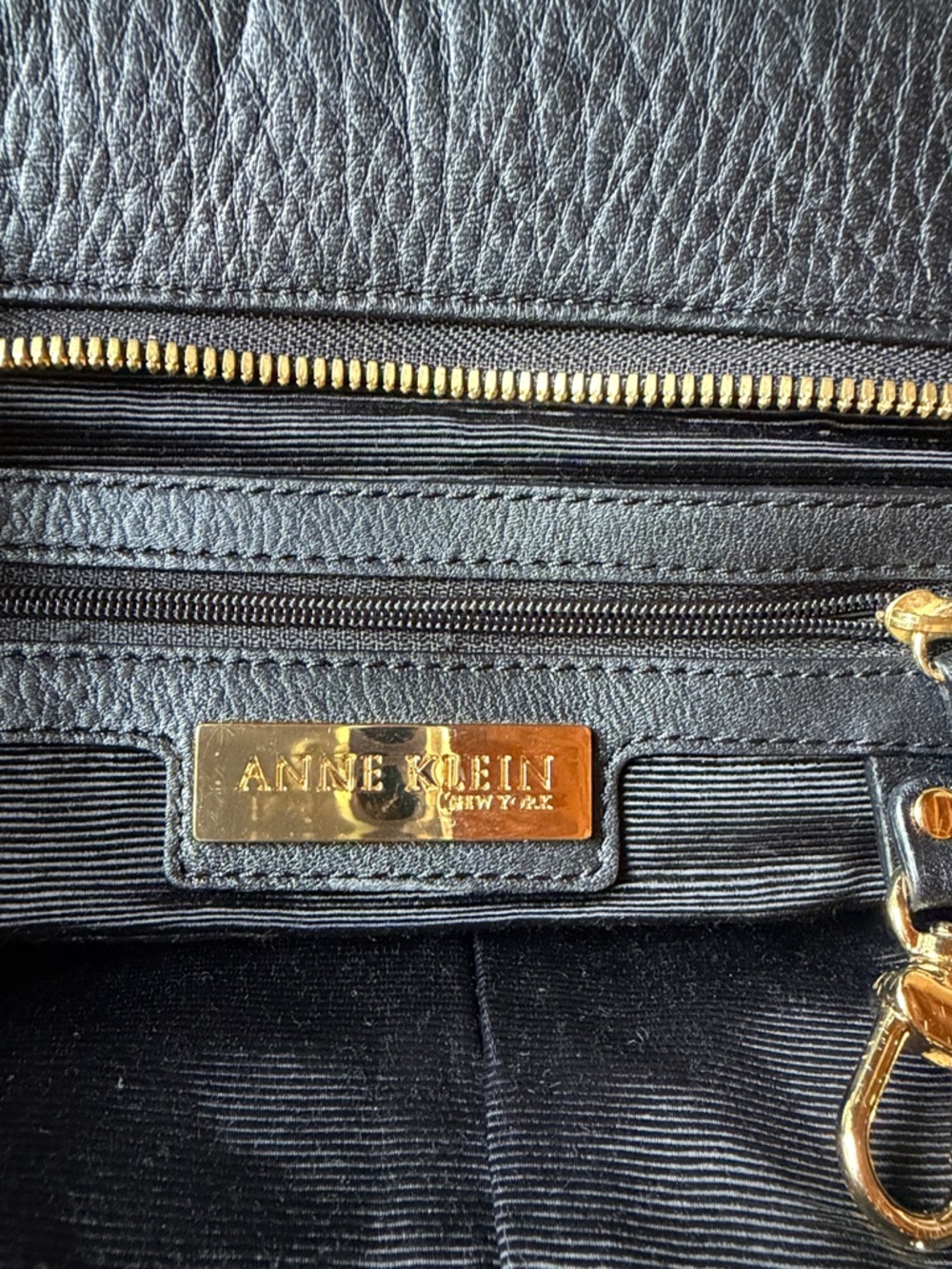 Like new! Anne Klein Black Pebble Leather Satchel Handbag with Gold Hardware - Picture 9 of 10